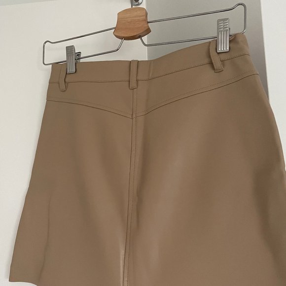 Zara beige faux-leather skirt, size XS (US 2) - Picture 8 of 9